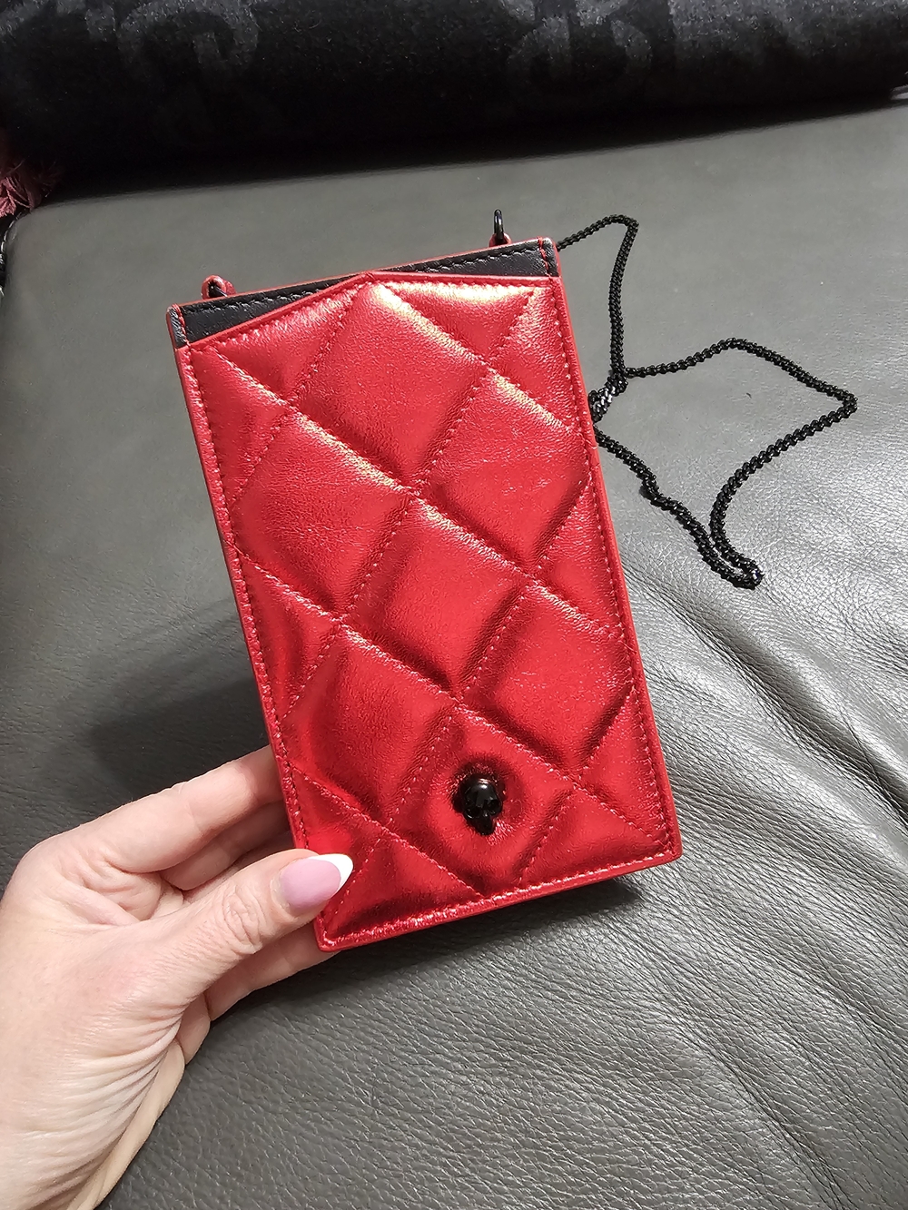 Red Metallic Quilted Crossbody Skull Phone Pouch On Chain - Picture 5 of 13